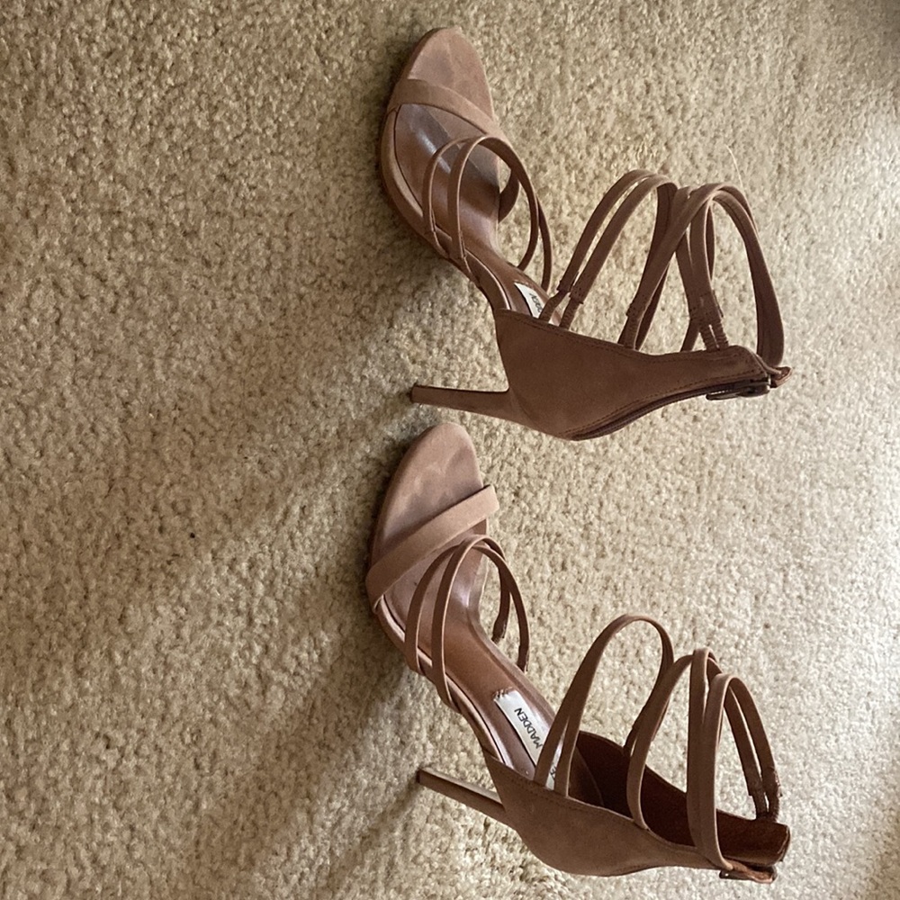Steve Madden Nude Strappy Heels Size 8 - Picture 5 of 6